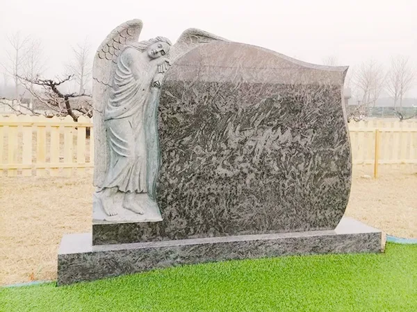 墓石と記念碑
